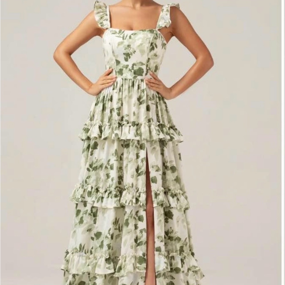 NWOT Green Floral Tiered Maxi Dress